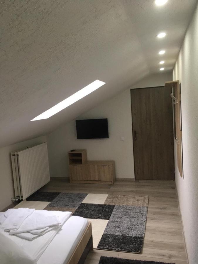 Casa Andy Hotel Busteni Ngoại thất bức ảnh