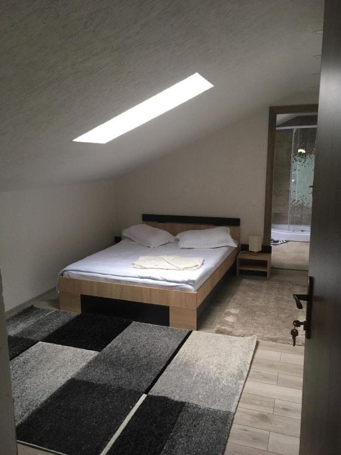 Casa Andy Hotel Busteni Ngoại thất bức ảnh